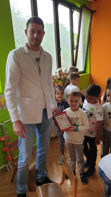 IMG-8a234ca1c32a51472c018f575c1e212e-V