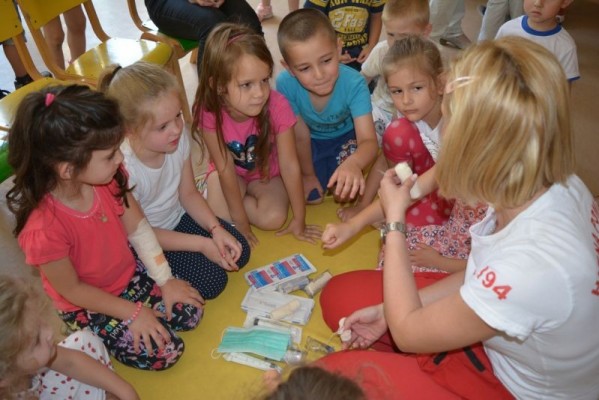 СХМП у посети вртићима у Качареву и Банатском Новом Селу