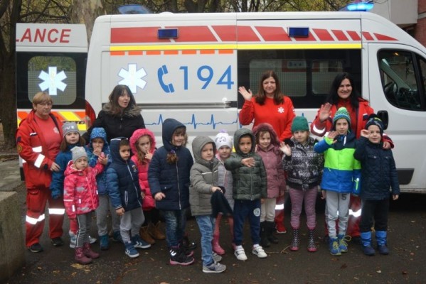 Служба хитне медицинске помоћи у вртићима “Бамби” и “Цврчак”