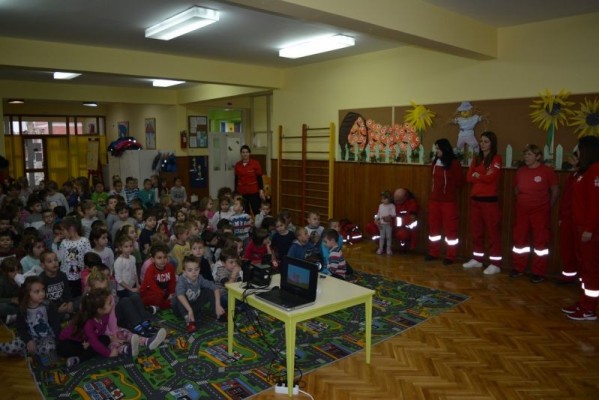 Служба хитне медицинске помоћи у вртићима “Бамби” и “Цврчак”